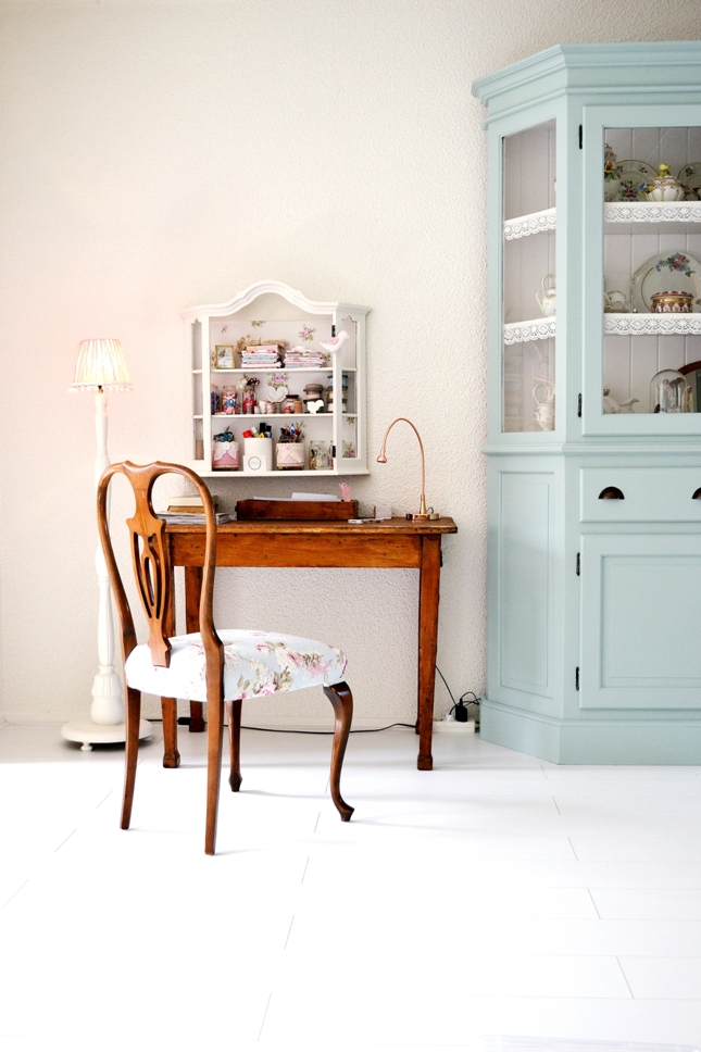 Frivole: â
low budget restyling living room, new floor and a ... Pastel woonkamer
