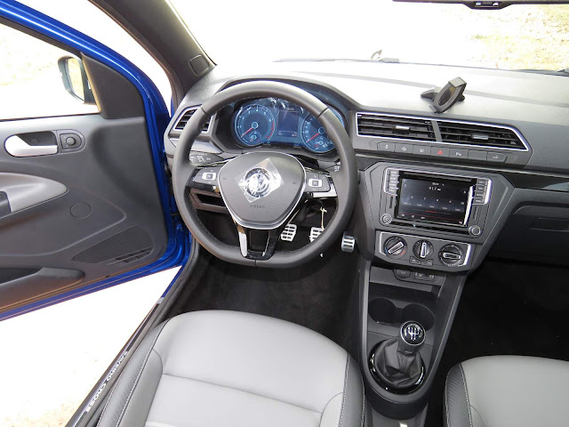 VW Saveiro Cross Cabine Dupla 2017 - interior