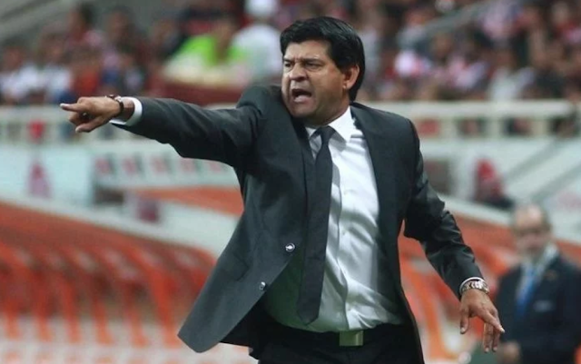 Chivas oficializa a José Saturnino Cardozo como su director técnico