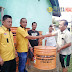 Bachmansyah Sipahutar Bagi-Bagi Tong Sampah Kepada Warga di Kelurahan Ilir