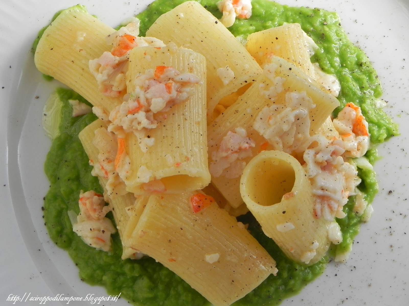 Sciroppo Di Lampone Rigatoni Polpa di Granchio e Piselli