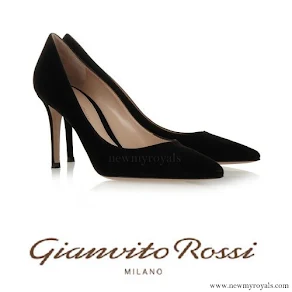 Princess Madeleine wore Gianvito Rossi 85 suede pumps