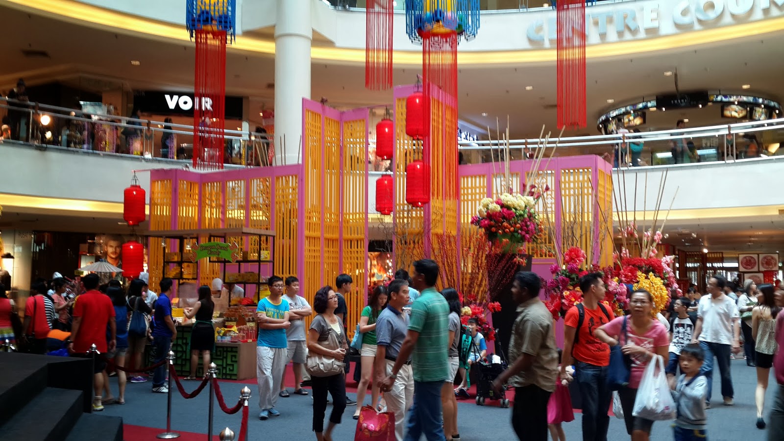 Pavilion kl shopping mall in kuala lumpur, malaysia 开在大雪中的小黄花: Chinese New Year Shopping Mall Decoration @ Kuala Lumpur 2014
