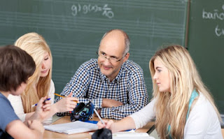 TIPS BAGAIMANA MENGHADAPI DOSEN PEMBIMBING SKRIPSI YANG SIBUK Tips Beasiswa