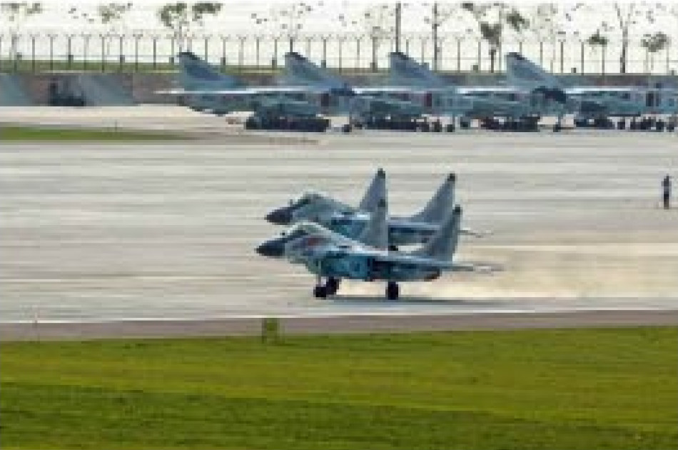 Asian Defence News: North Korean aircraft dogfight show with Mig 23s ...