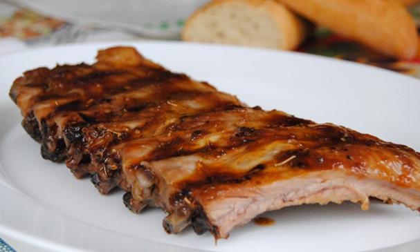 Costillas de cerdo al horno con salsa barbacoa Costillas de cerdo al horno con salsa barbacoa