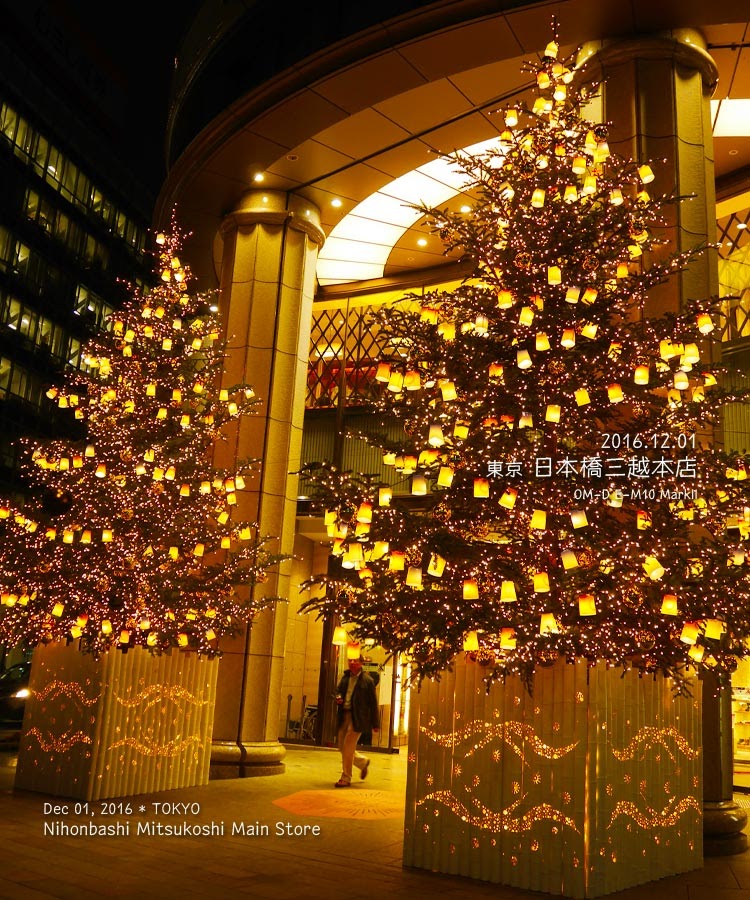 日本橋三越のクリスマスツリー