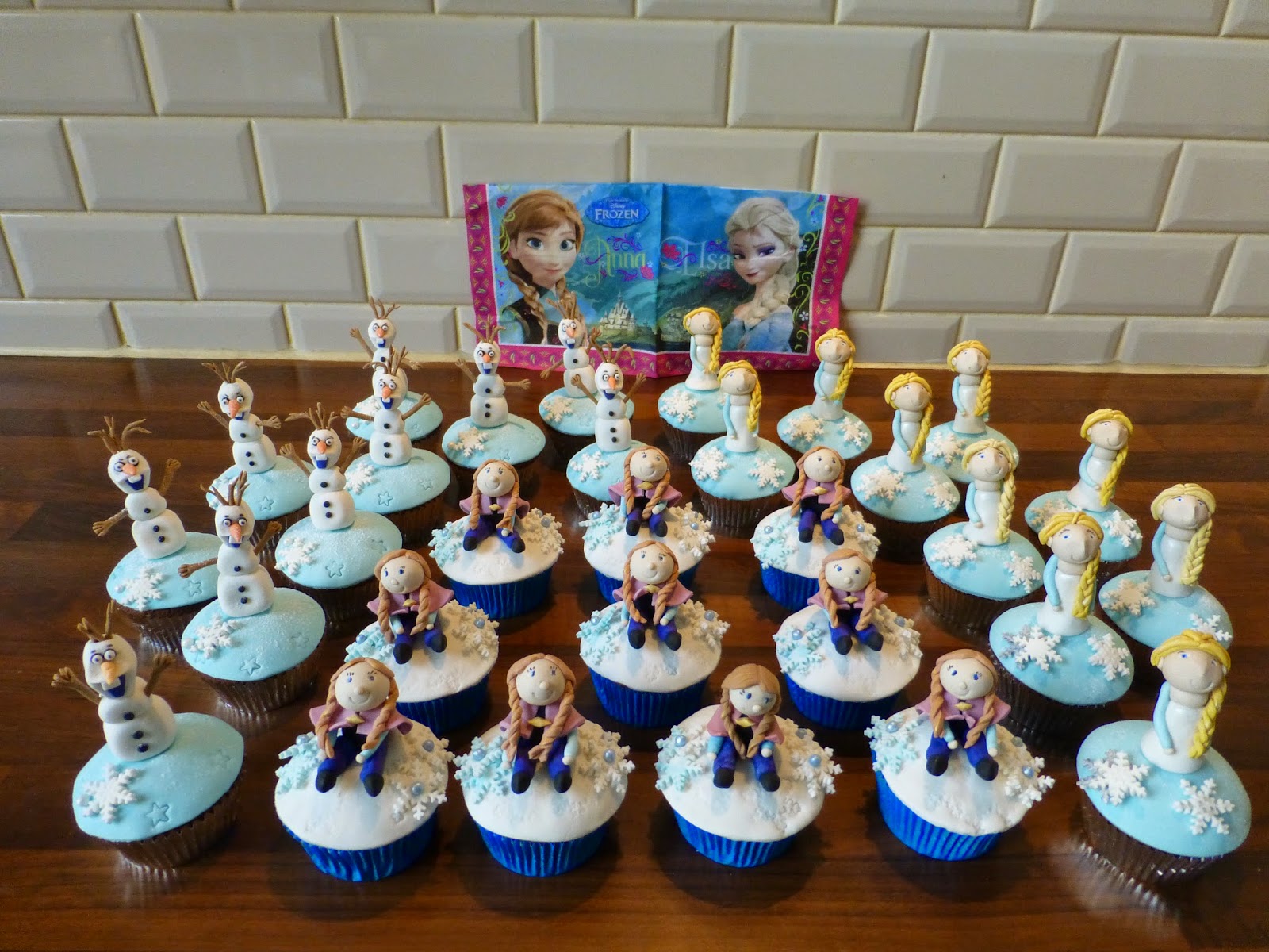 Sweet designs by Gabriela Frozen / Reine des Neiges cupcakes