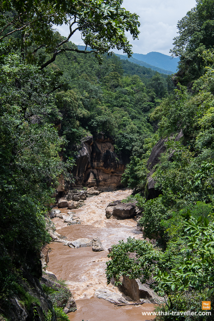 ออบหลวง ชุ่มฉ่ำ สวนสน ชุ่มชื้น