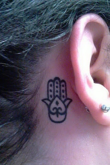 Tatuagens femininas atrás das orelhas Tatuagens femininas atrás das orelhas