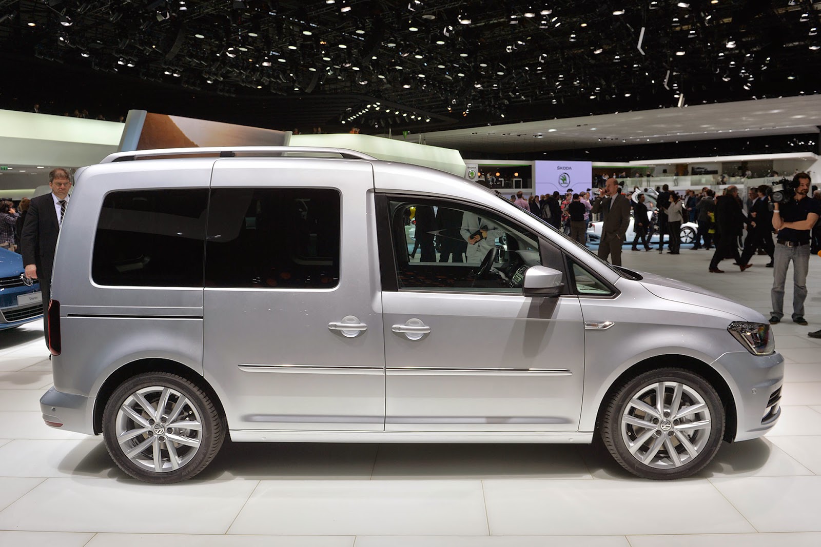 Volkswagen Caddy 4 поколения