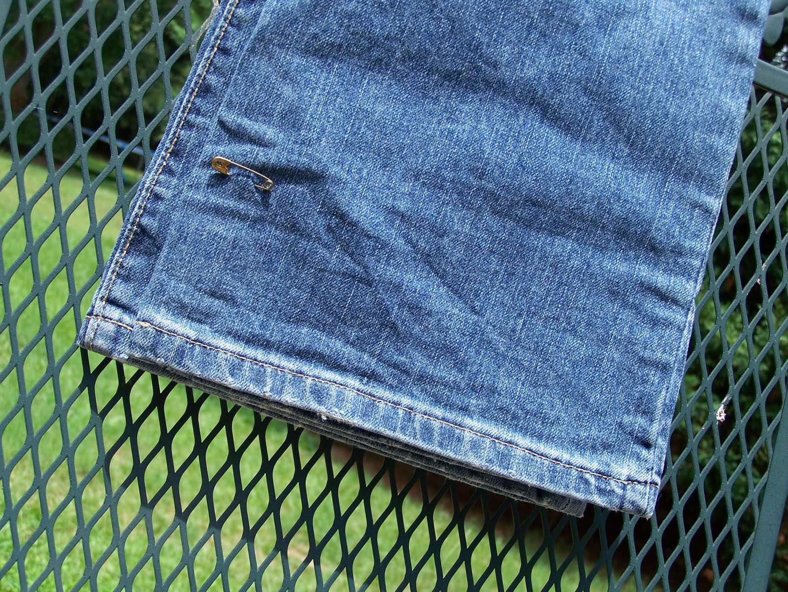 n' stitches designs: Hemming Jeans - A Sewing Tutorial Test Run