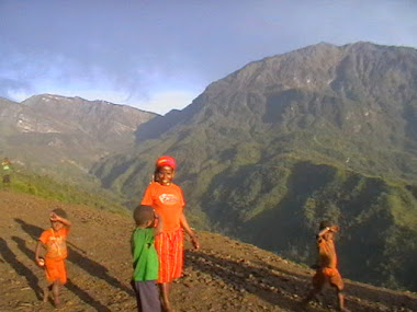 GUNUNG KAMUR PERBATASAN YAHUKIMO