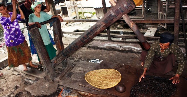 Atjeh Pusaka: Jeungki: Alat Penumbuk Padi Tradisional di Aceh