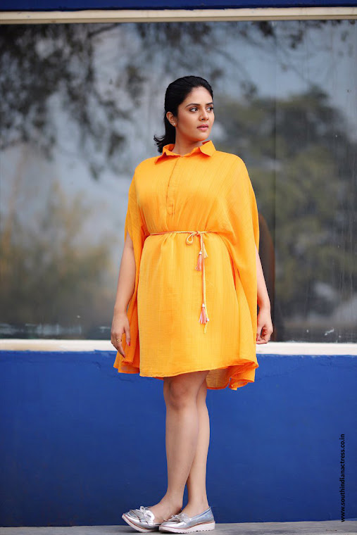 SreeMukhi in yellow photoshoot