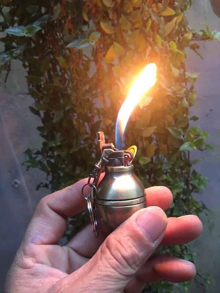 Bật lửa Hộp quẹt Hình lựu đạn trơn Bật lửa Hộp quẹt Hình lựu đạn trơn giá rẻ