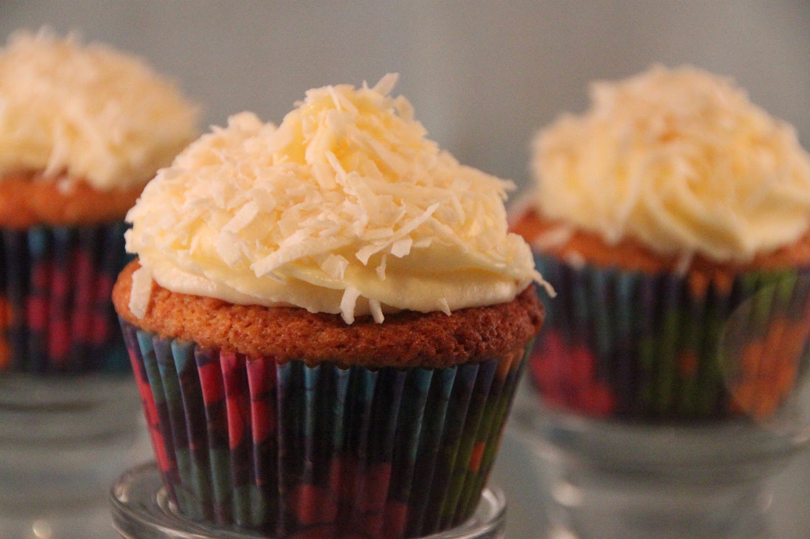 Cupcakes de coco (con tutorial) con buttercream de coco Cook the cake