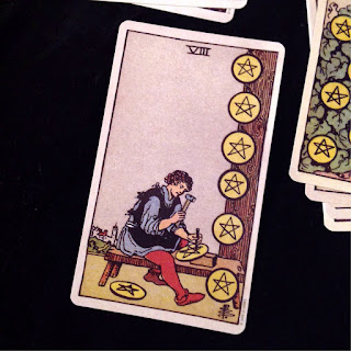 錢幣八 Eight of Pentacles