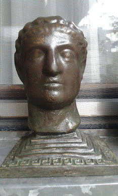 SUVENIR-figurica:  Car Konstantin izrađena od jakog materijala,visina 13 cm