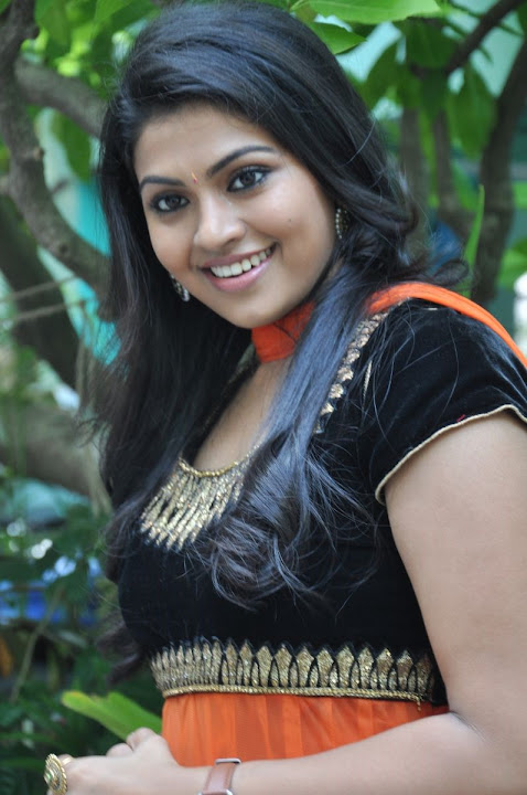 Nandhana at Uyirukku Uyiraga Pressmeet