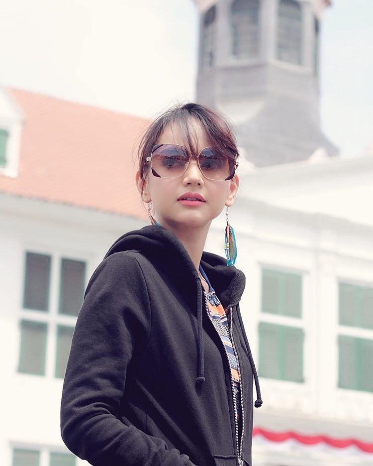 Koleksi Foto-foto Hot dan Seksi Angelica Simperler | Naviri Magazine