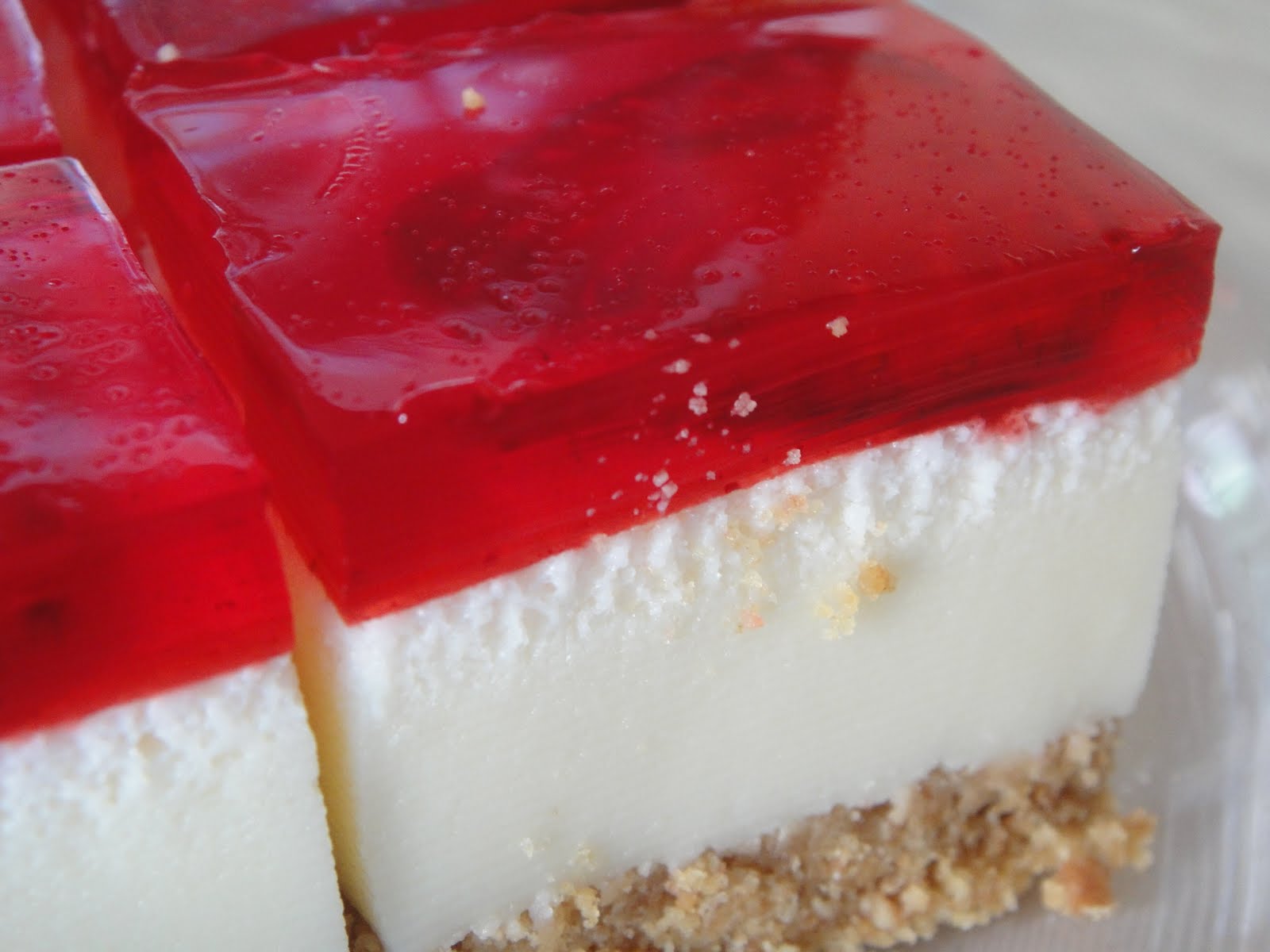 Simple Indulgence Strawberry Marshmallow Jelly Cake