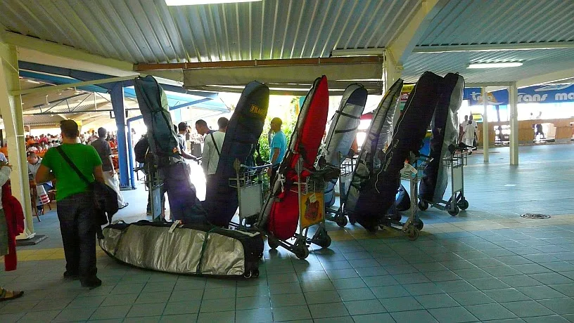 surfari maldivas aeropuerto male tablas surf