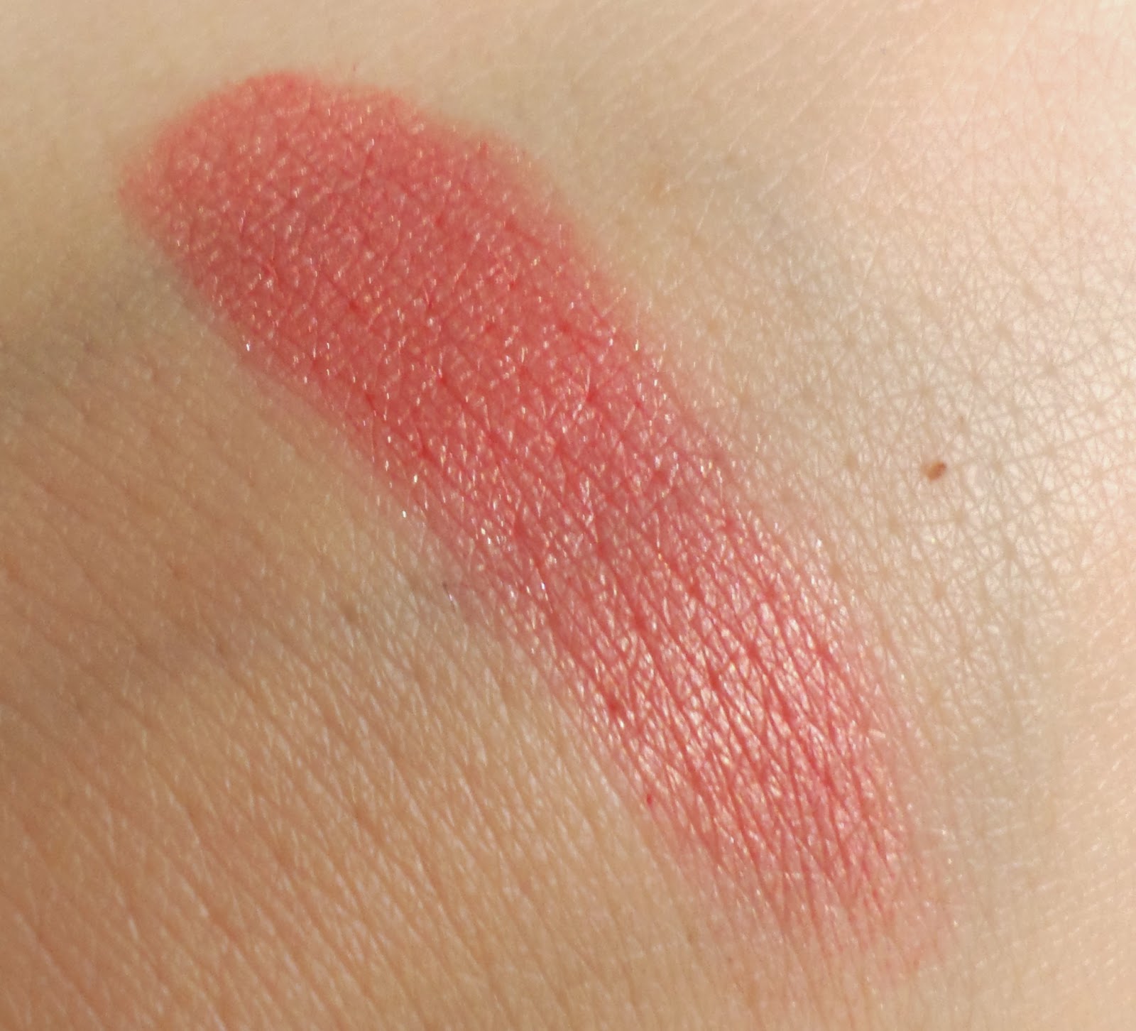 Witch's Pouch Love Me Blusher 07 Sexy Swan 11g rrp $14 Swatch