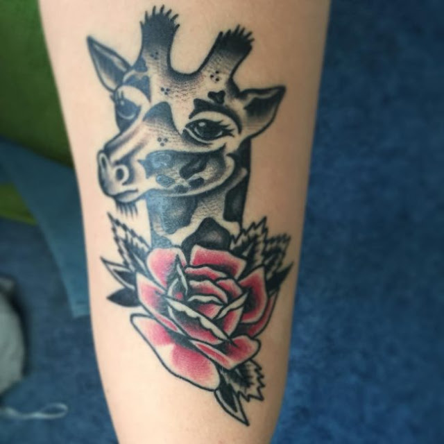 tatuagem de girafa tatuagem de girafa