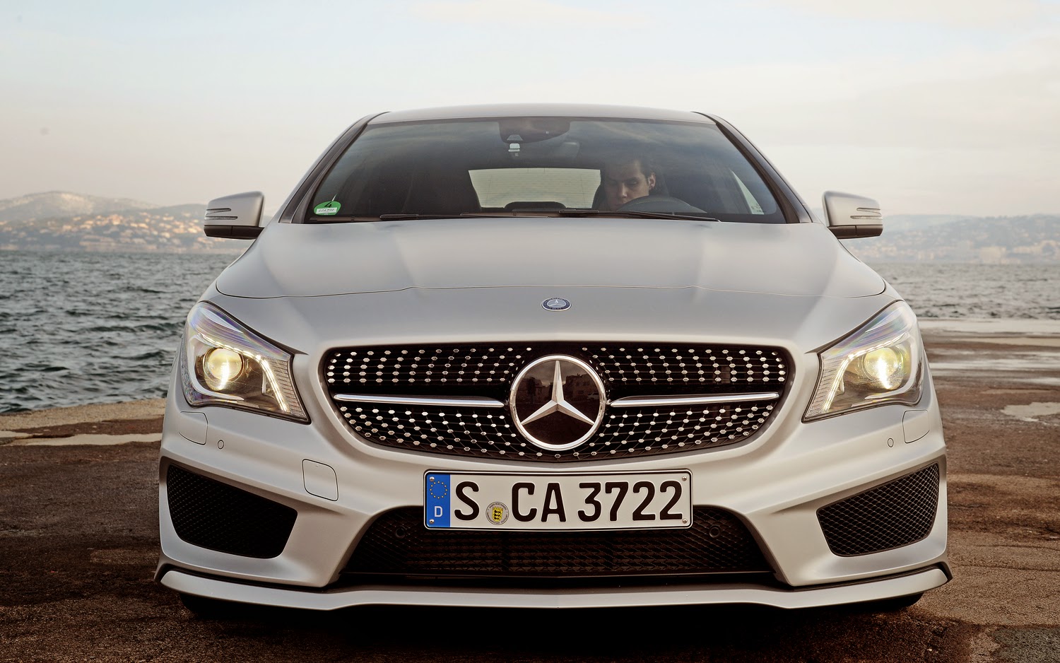 2014 Mercedes-Benz CLA250 - Review and Design | Up Cars