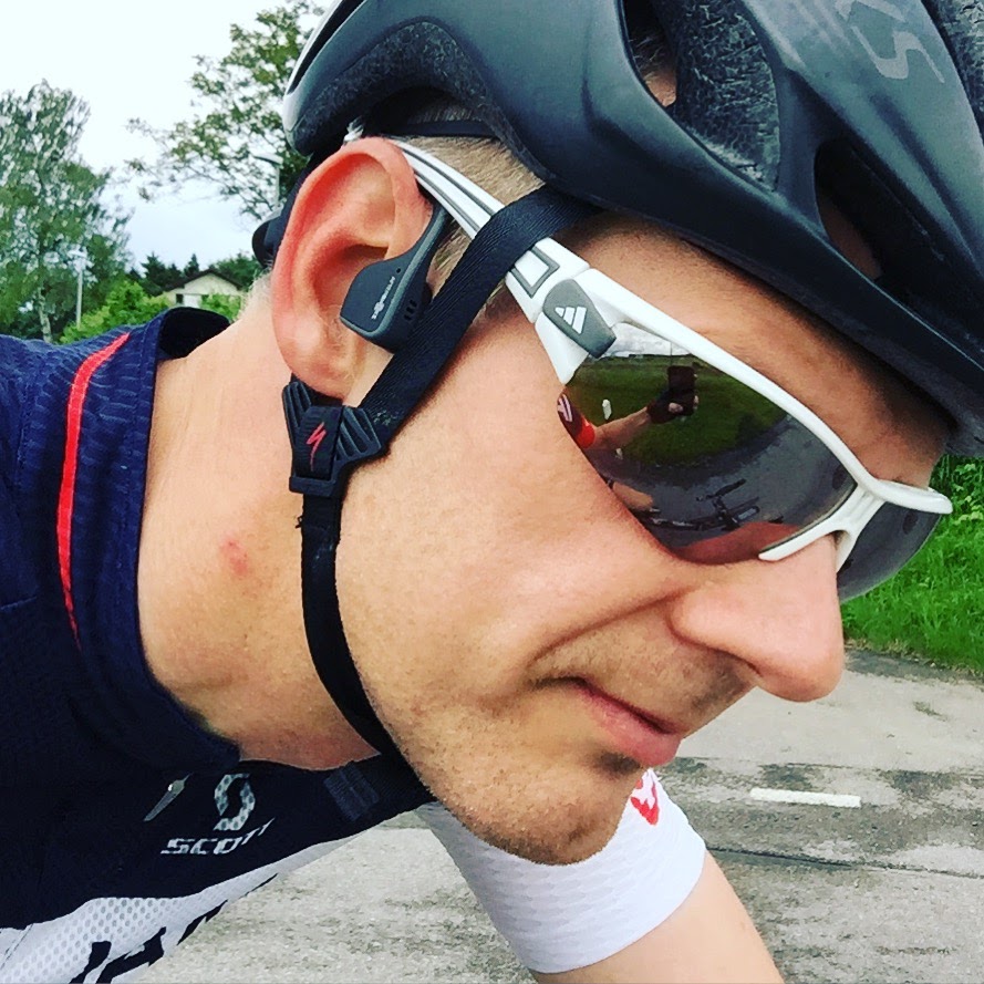 aftershokz trekz titanium cycling