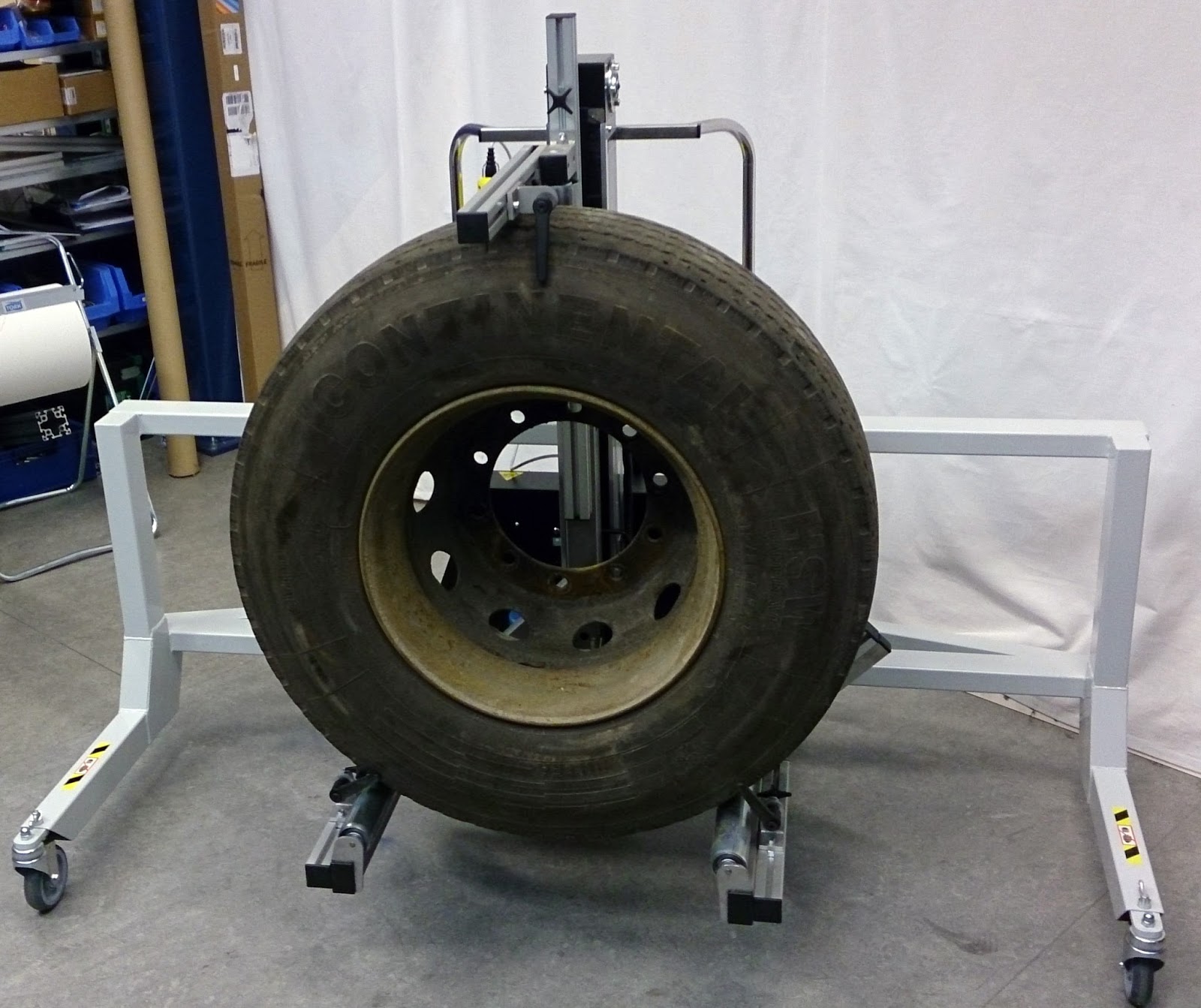 TAWIInternational Ergonomic tyre lifter!