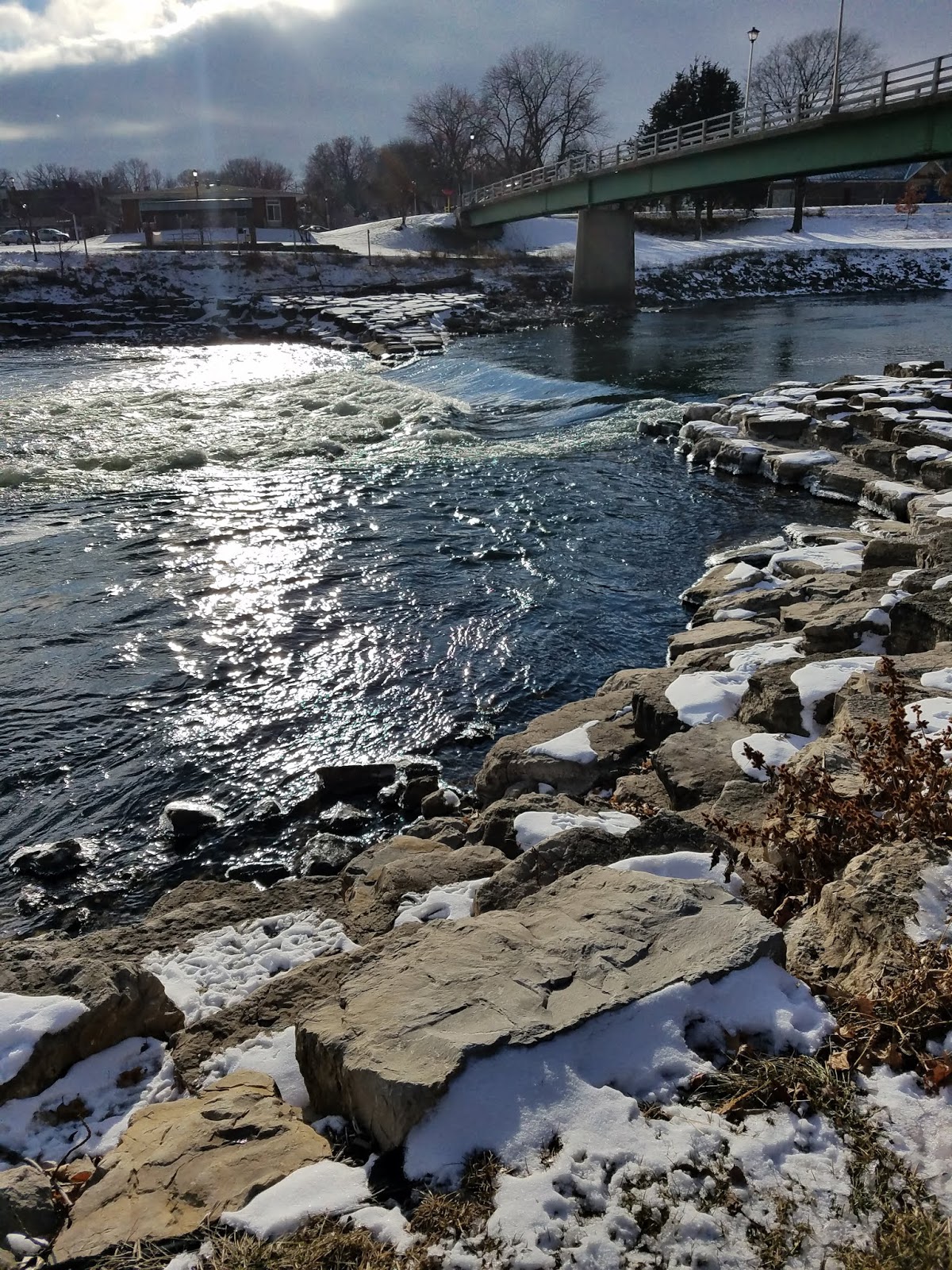 Corn, Beans, Pigs and Kids Getaway & Relax at the Red Cedar Lodge in