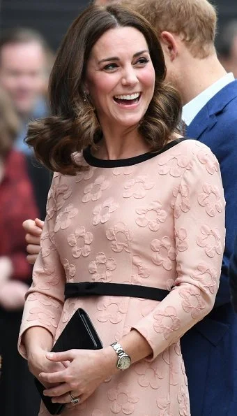 Kate Middleton wore Orla Kiely Piped Marian dress, Tod's Pumps, Merci Maman necklace and carried Mulberry