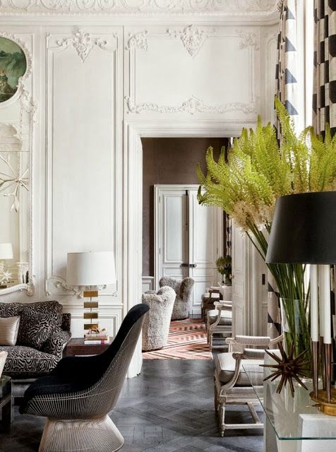 Eye For Design Decorating Paris Apartment Style A Grand Mix Besides The White Paint Gives Clically Inspired Interiors Of Paris Apartment A Modern Casual Ambiance And Light Airy Feel