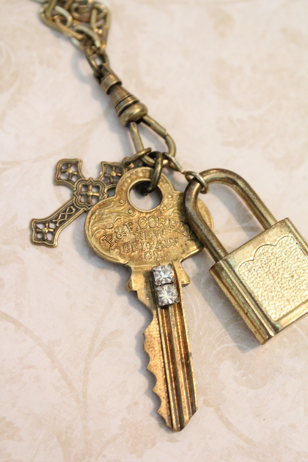 Old key. Пластиковый ключ. Keys ground. Keys ground. Keys ground.