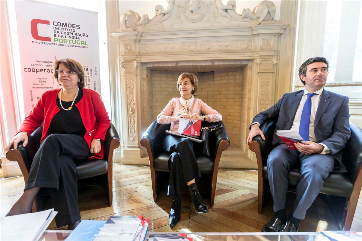 Instituto Portugués de Cultura Boletim Informativo de Artes e Letras