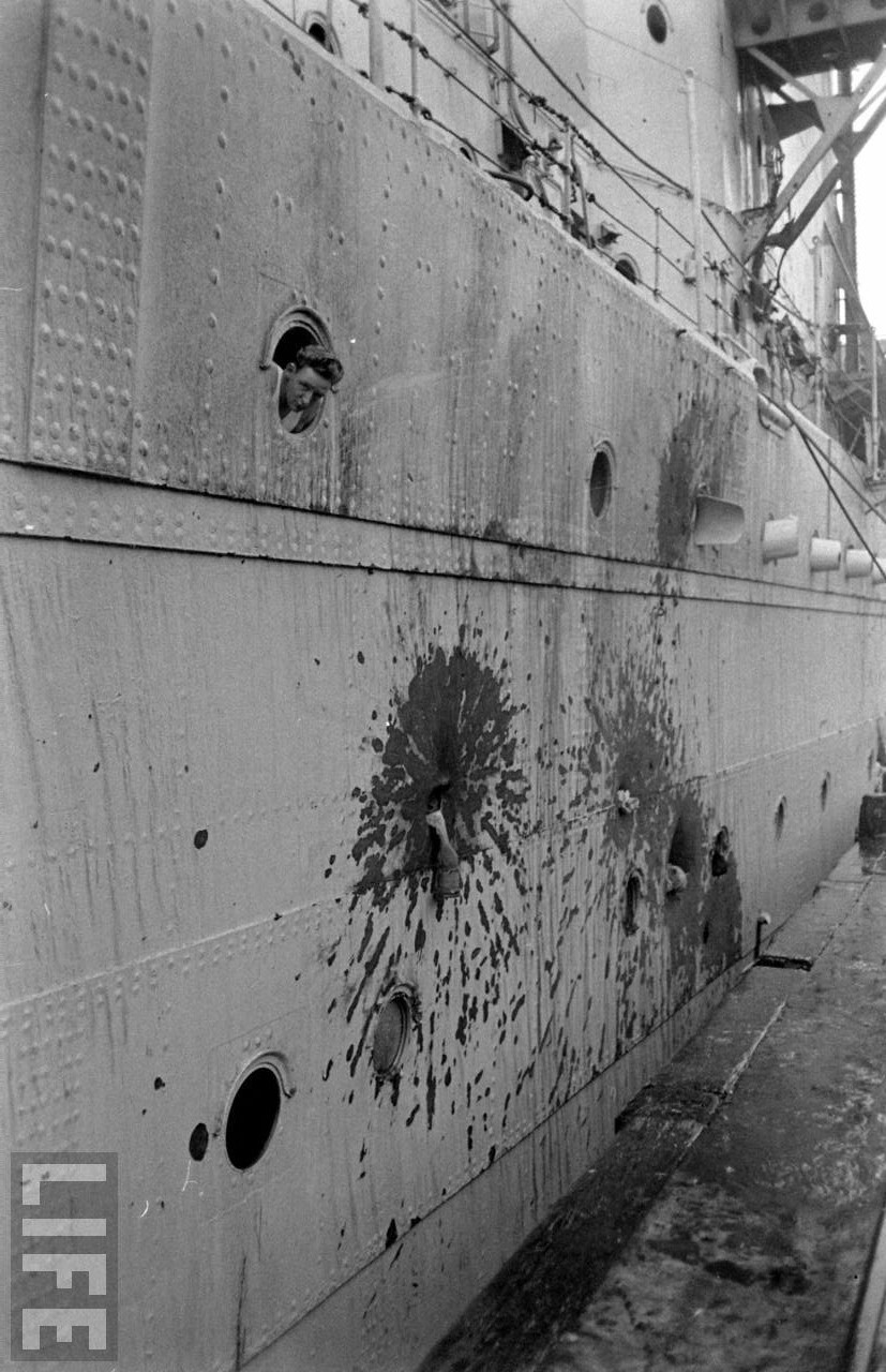 спасательный буксир стахановец. русский корабль. попадание пкр в корабль. теплоход верещагино ракета. попадание пкр в корабль.