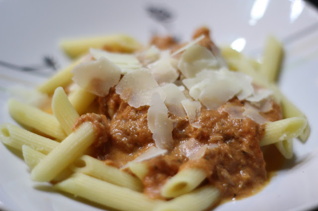 Nudeln mit Tomaten- Thunfisch- Sauce - Mottes Wunderwelt