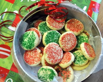 No-Roll Christmas Sugar Cookies ♥ KitchenParade.com, quick and easy, chewy and buttery, colorful and festive. Tastes just like the very best sugar cookies, without the fuss and mess of rolling.