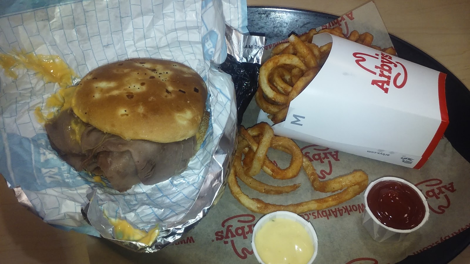 The Adventurous food guy Arby's Roast Beef 'N Cheddar