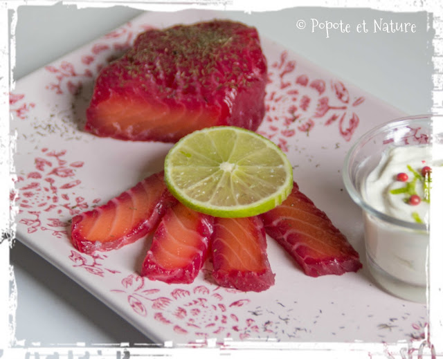 Saumon gravlax à la betterave et sa chantilly au mascarpone citron vert et vodka © Popote et Nature