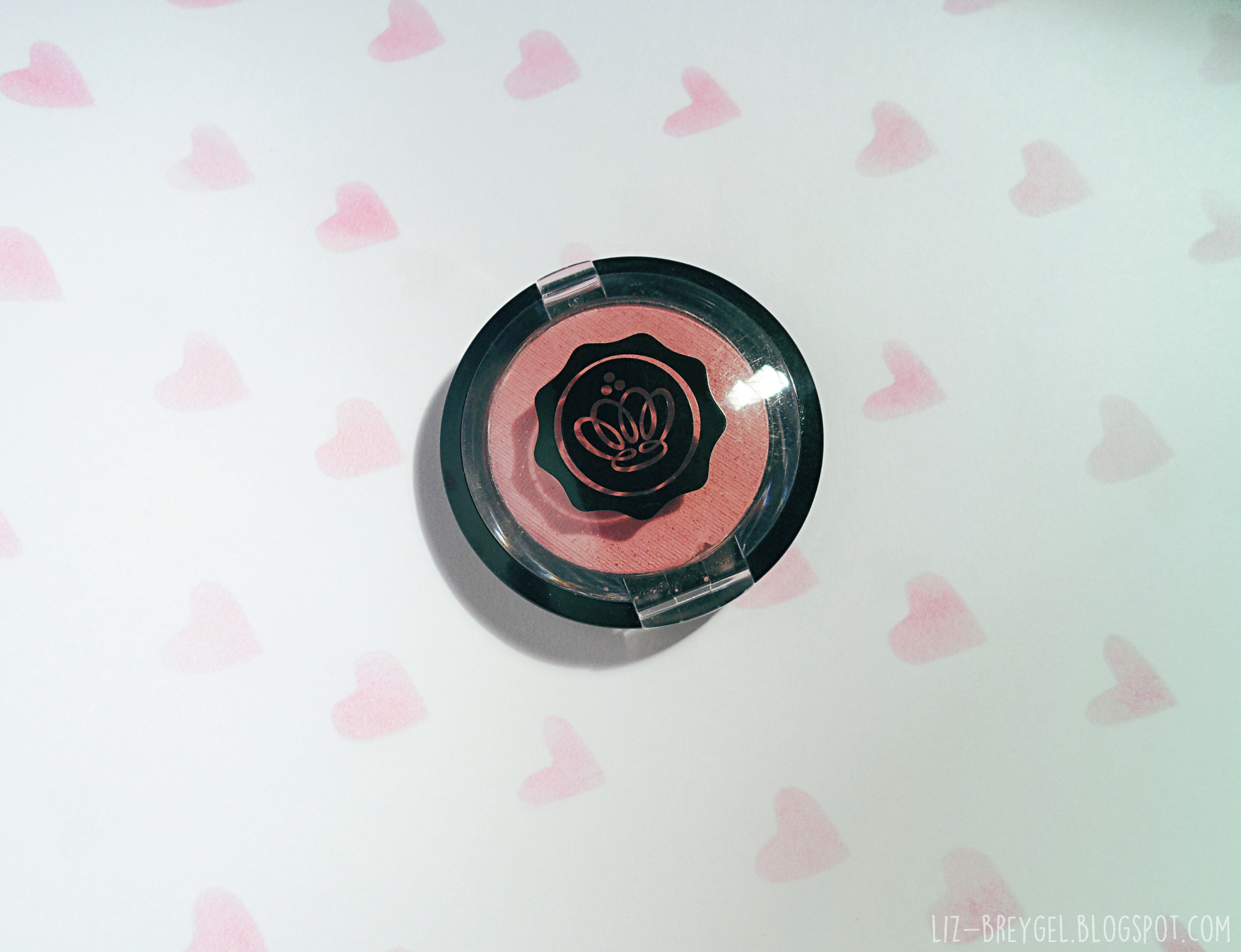 glossy box blush unboxing and review with pictures and swatches by blogger