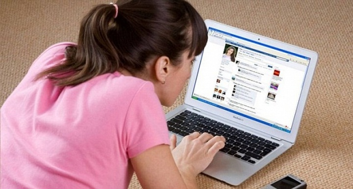 Facebook Envy, Stres dan Depresi Gara-gara Medsos Facebook Envy, Stres dan Depresi Gara-gara Medsos