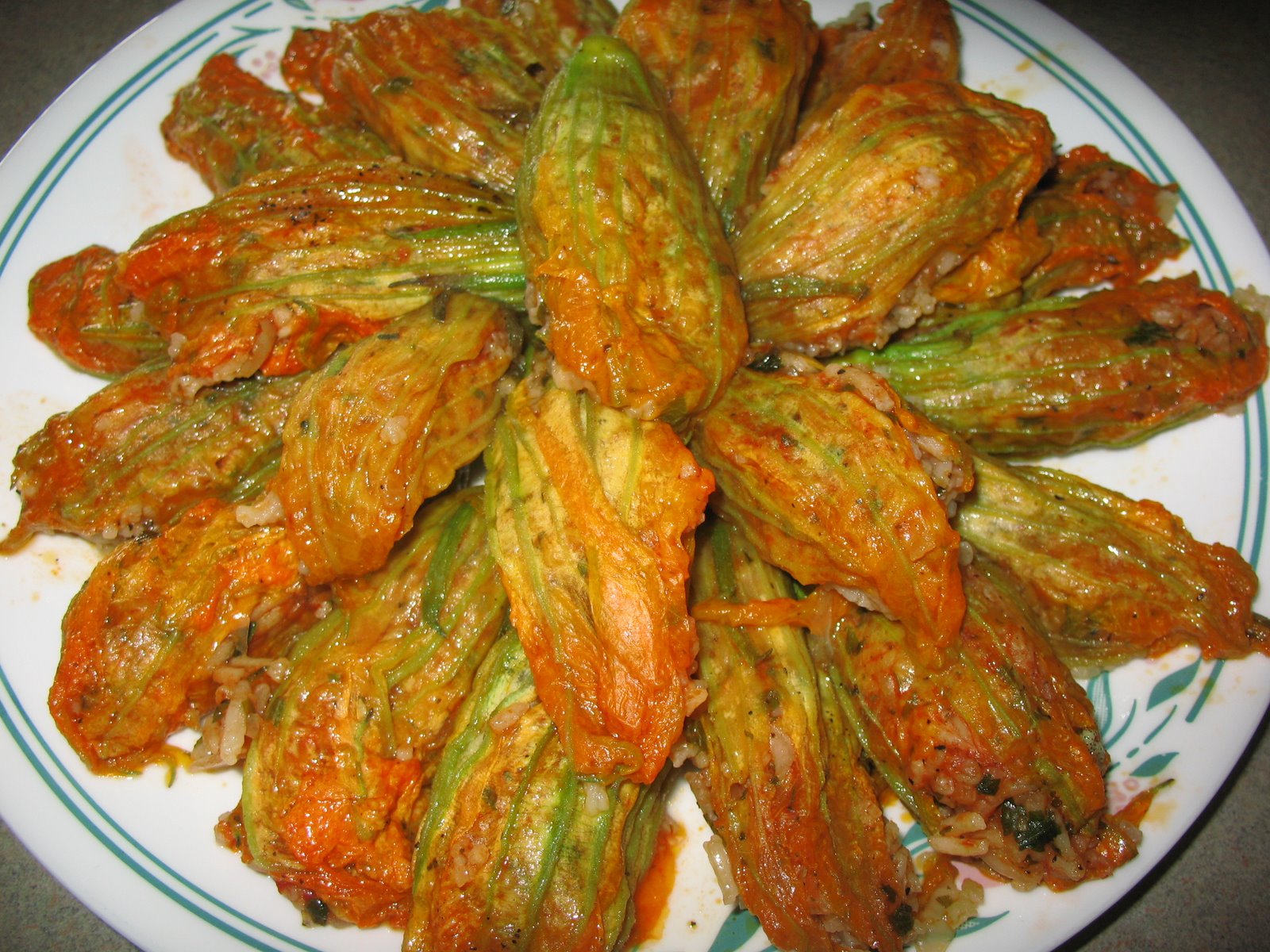 Bulgurlu Kabak Çiçeği Dolması Tarifi Bulgurlu Kabak Çiçeği Dolması Tarifi