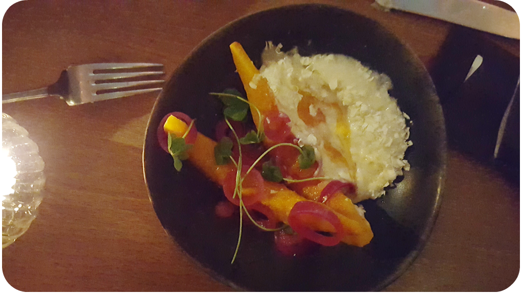 Kürbis, Belper Knolle, Schalotten, Eigelb. Cordobar, Berlin. Januar 2016 | Arthurs Tochter Kocht von Astrid Paul Kürbis, Belper Knolle, Schalotten, Eigelb. Cordobar, Berlin. Januar 2016 | Arthurs Tochter Kocht von Astrid Paul