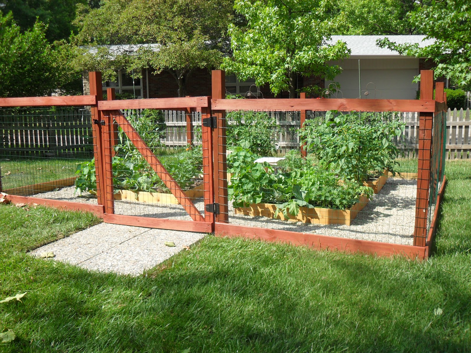 La Familia Hendrickson Vegetable Garden 2012