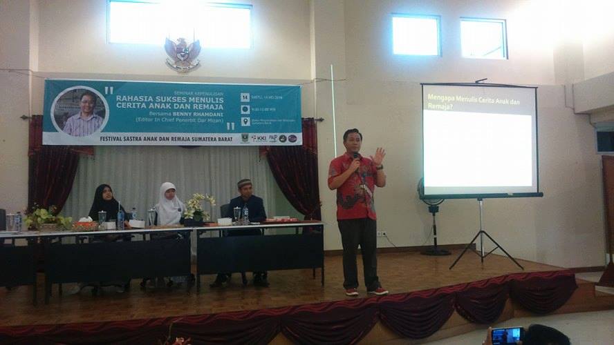 Forum Aktif Menulis (FAM) Wilayah Sumatera Barat Dukung 