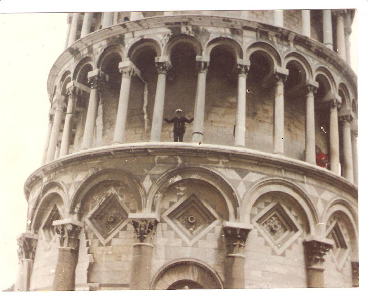 César Rivera - Torre de Pizza - Italia - Año 1983