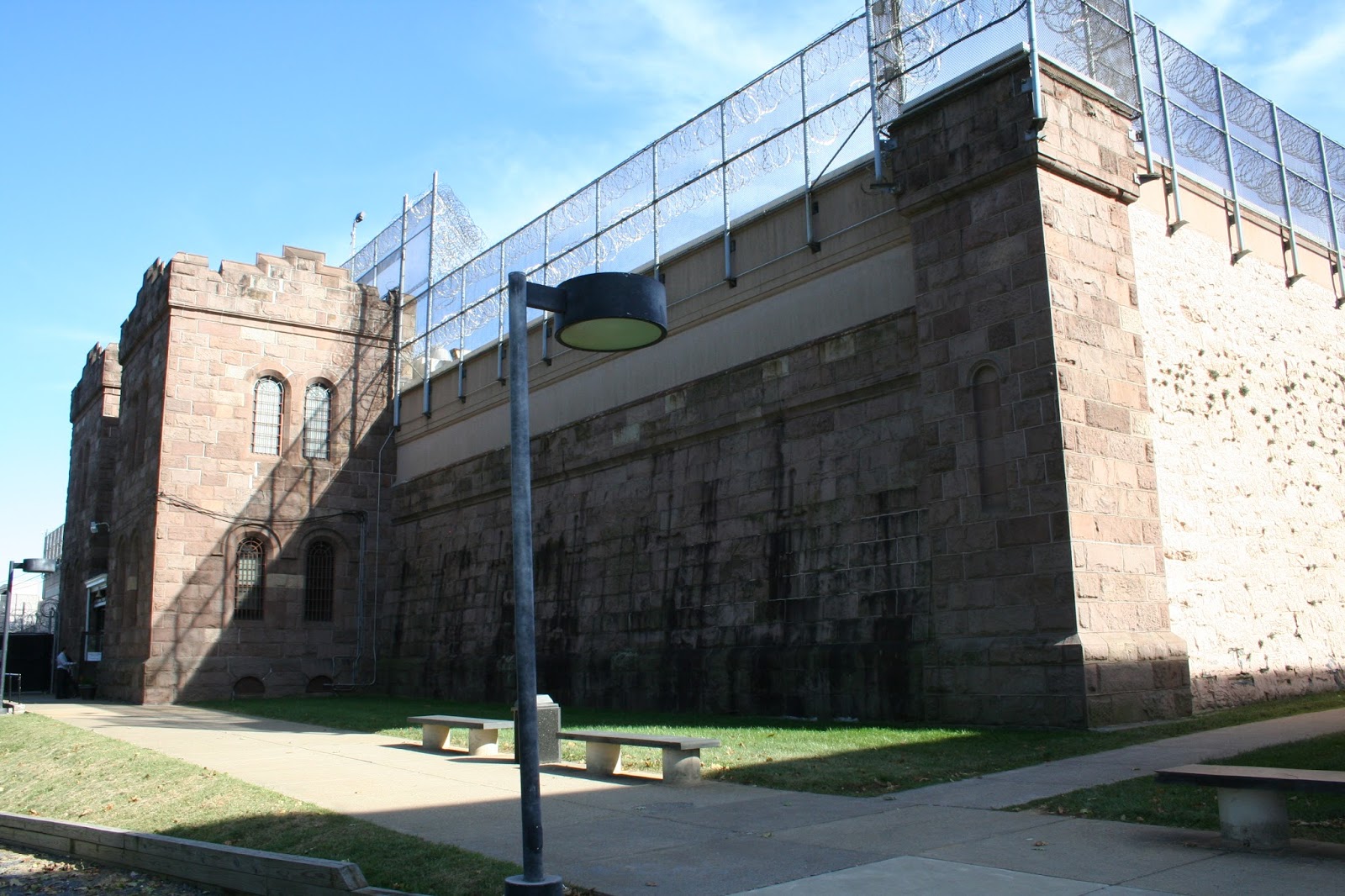 Lehigh Valley Ramblings: Brown Took $1,000 From Prison Architect